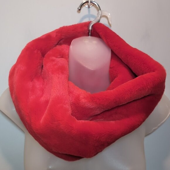 3/$20 Twisted Infinity Scarf Winter Snood Fleece Faux Fur Neck Warmer Valentine - Picture 3 of 10